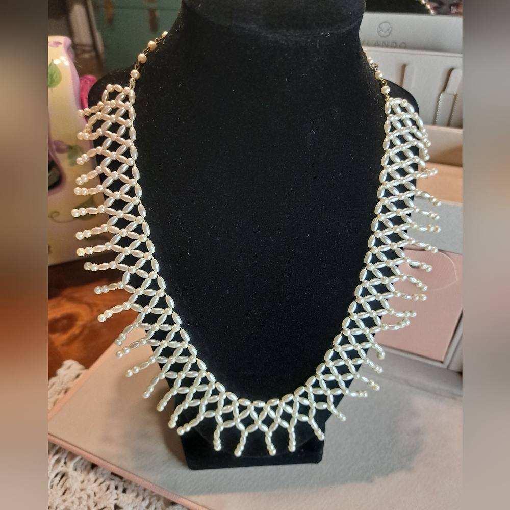 Faux Pearl Vintage Collar Necklace 21"L